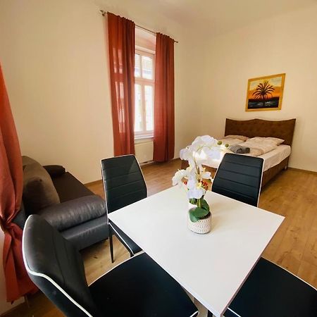 Deluxe Quad Room Dw Wenen Buitenkant foto