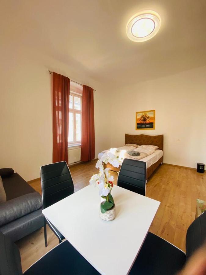 Deluxe Quad Room Dw Wenen Buitenkant foto